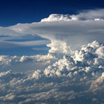 ما الذي يجعل ضوء السماء يبدو ازرق