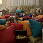 تحدي المتاهة داخل البيت للأطفال